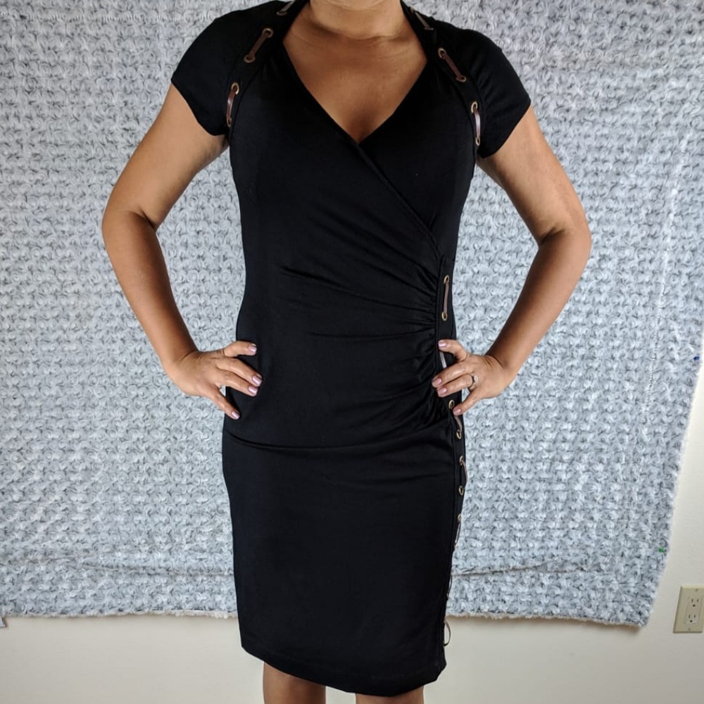 VENUS Short Sleeves Black Dress